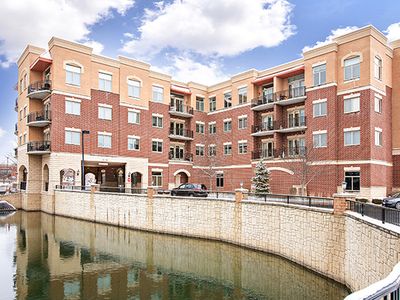 1210 N Foxdale Dr Unit 107, Addison, IL, 60101