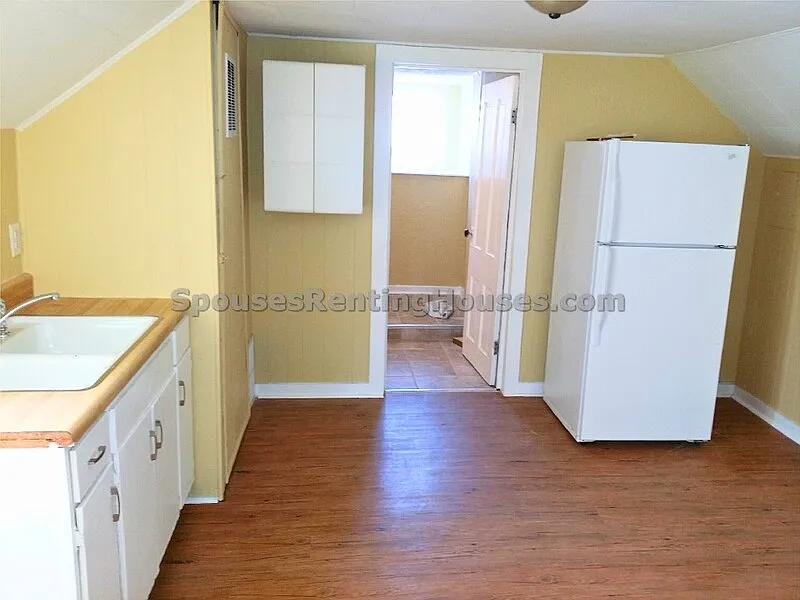 1 bed, 1.0 bath, $800 — Photo 2
