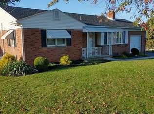 915 Manor Rd, Windsor, PA 17366