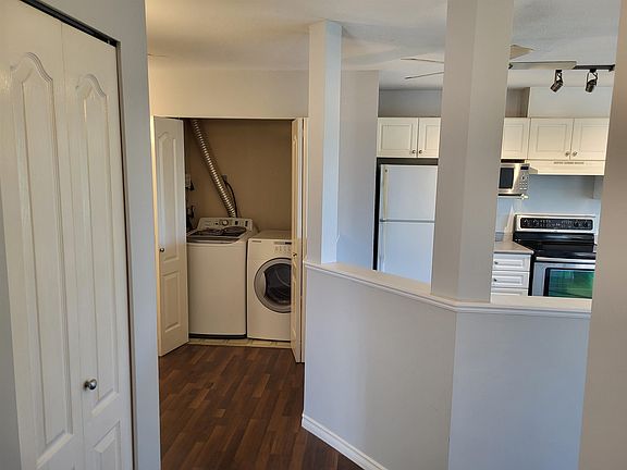3rd image of 22230 North Ave #505