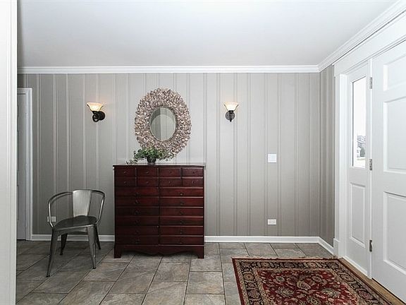 3rd image of 618 E Lynden Ln
