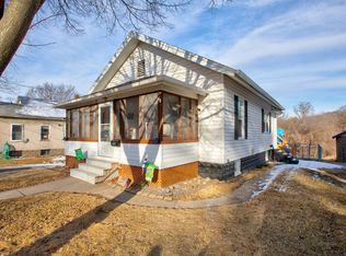 307 W 11th St, Muscatine, IA 52761