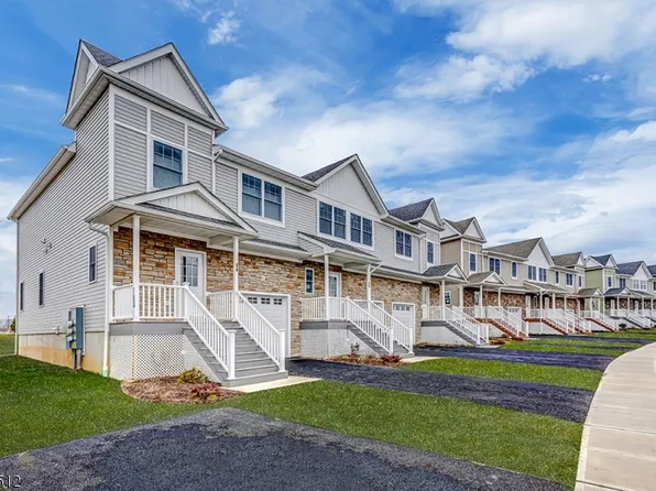 90 Valerie Dr, Manville Boro, NJ 08835