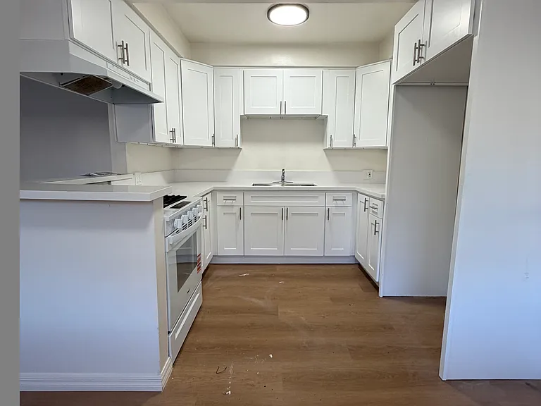 1104 S Marengo Ave #F — Photo 5