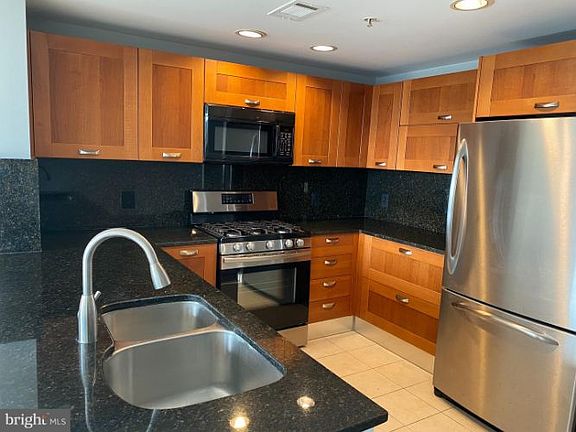 3rd image of 2451 Midtown Ave #714