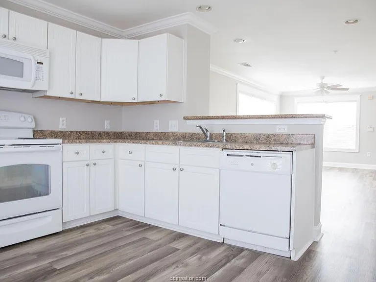 1725 Harvey Mitchell Pkwy S #2321 — Photo 5