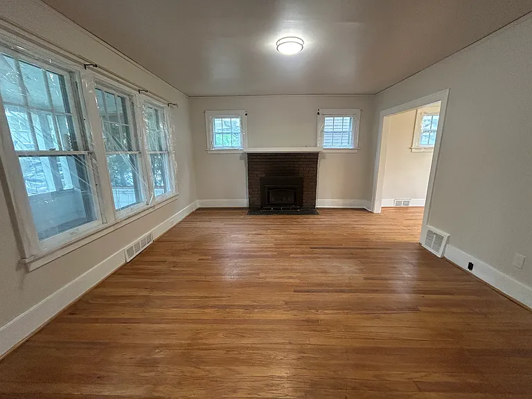 1430 White St — Photo 5