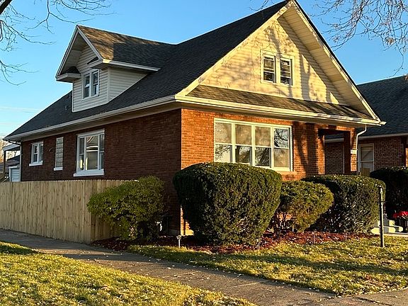 2nd image of 701 S 10th Ave