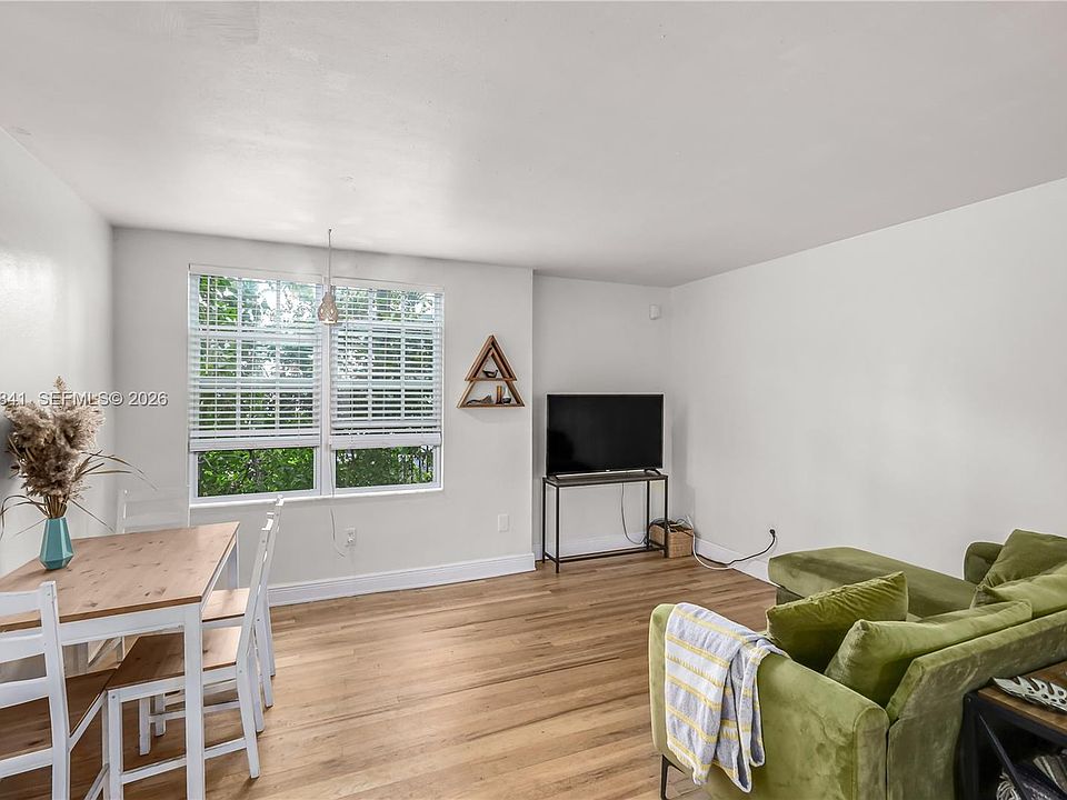 1st image of 932 7th St #932A