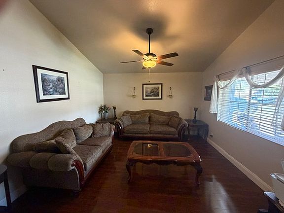4th image of 44469 Galicia Dr
