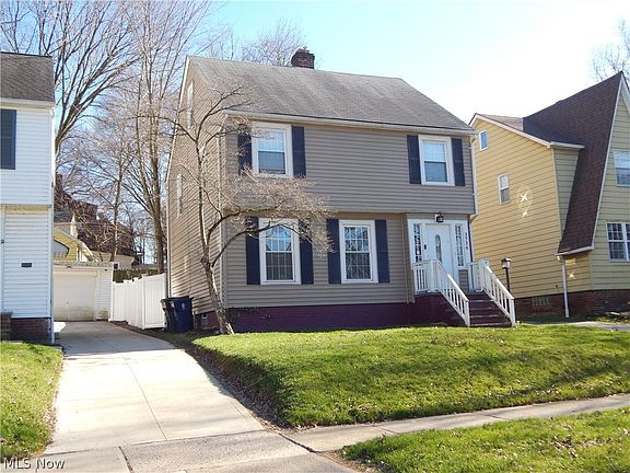 3rd image of 3738 Woodridge Rd