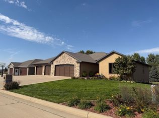 1821 Valley View Rd, Rock Valley, IA 51247