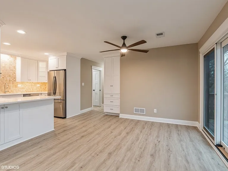 214 Manor Dr #D — Photo 6