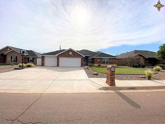 3rd image of 600 Providence Cir