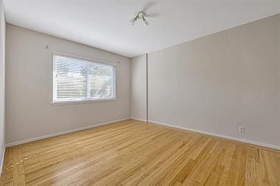 4th image of 1027 Santa Cruz Ave APT 4