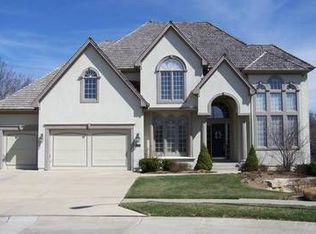 11195 S Glenview Ln, Olathe, KS 66061