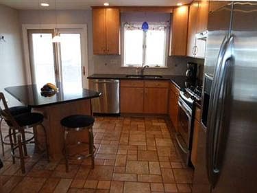 5th image of 101 Lynn Ann Dr