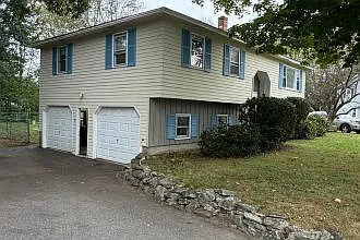 4 bed, 2612 sqft, $2,650 — Photo 3