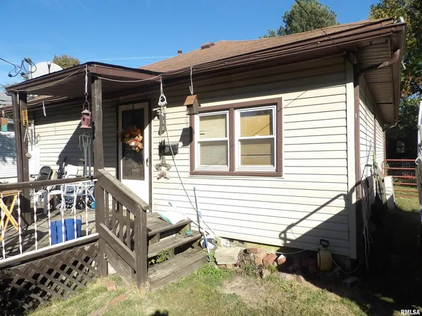 410 Grand St, Benton, IL 62812