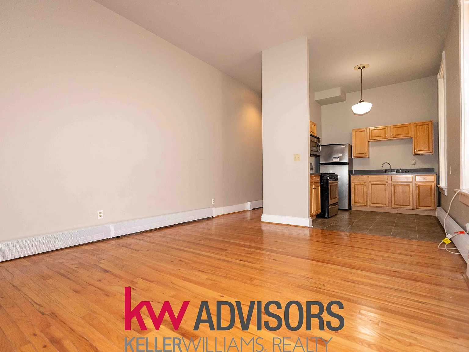 2 bed, 1100 sqft, $1,350 — Photo 4