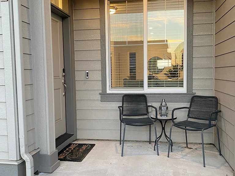 2532 NE Purcell Blvd — Photo 3