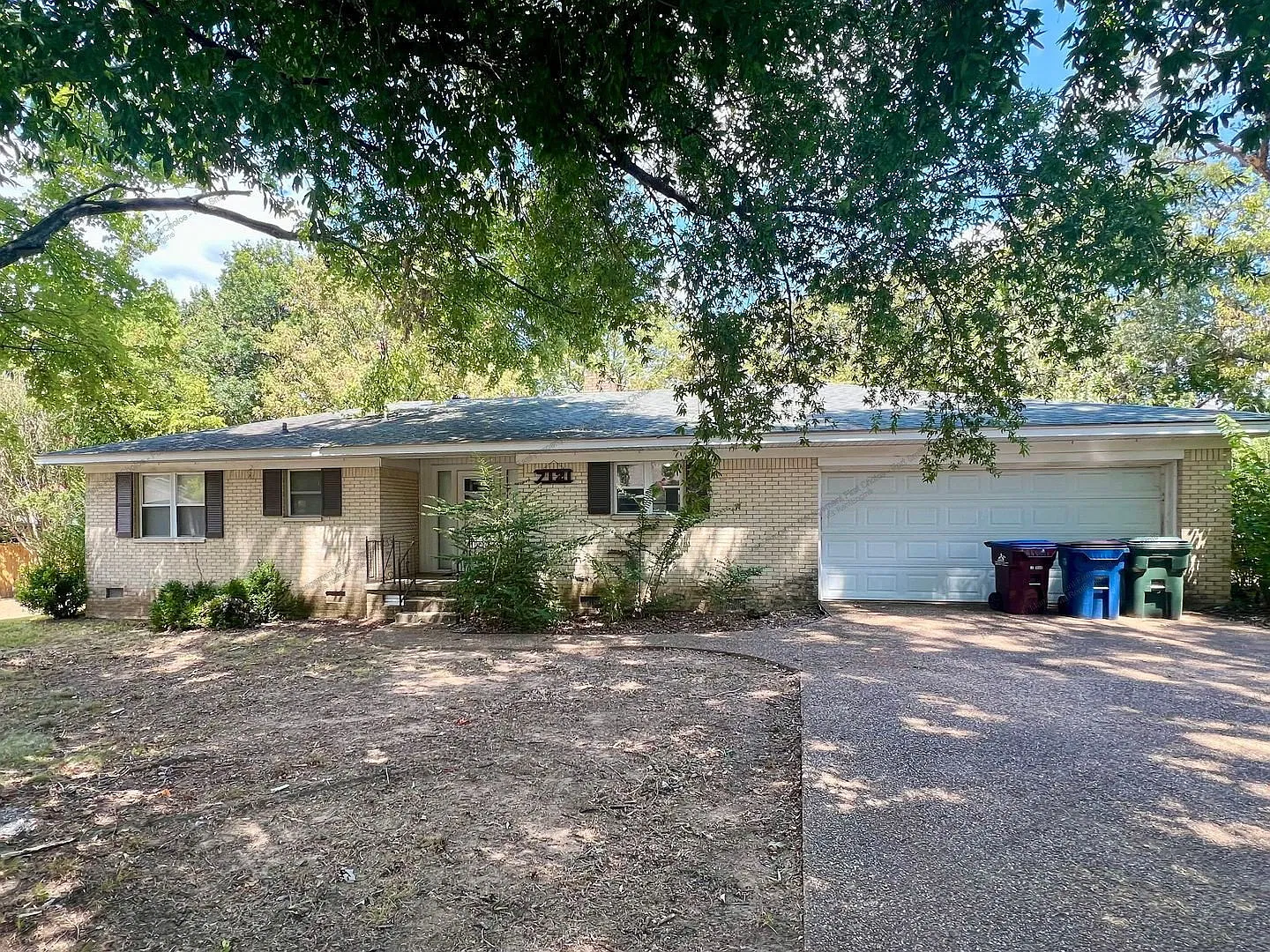 3 bed, 2.0 bath, 1555 sqft, $1,500 — Photo 1