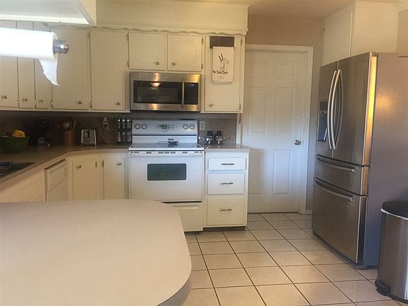 5th image of 1011 Meyer Dr