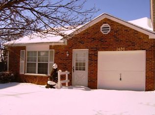 1452 Harvard Ct, Carol Stream, IL 60188