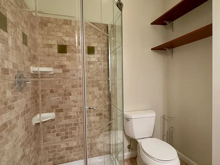 415 S Bouldin St — Photo 20