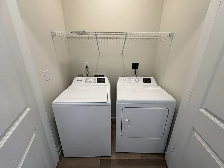 815 Bolivar Dr — Photo 11