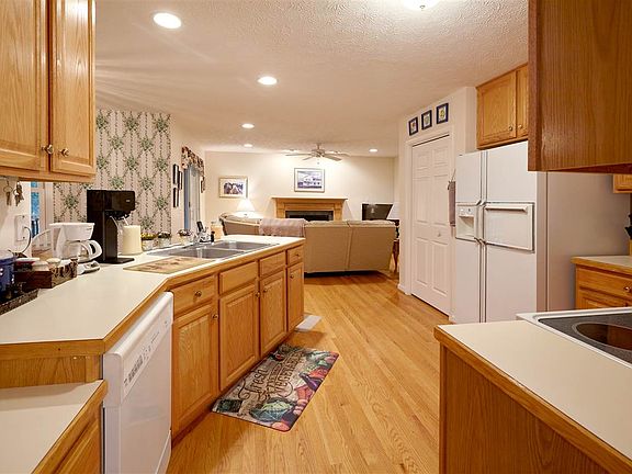 5th image of 111 Smith Ct