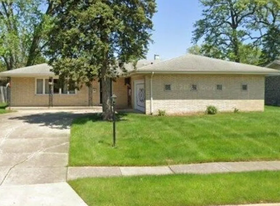 1720 W 54th Ave