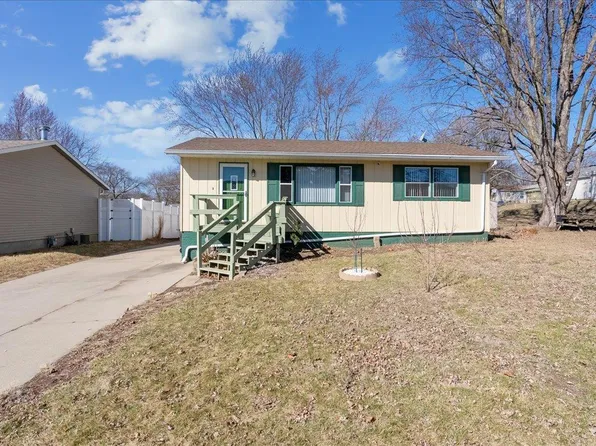1010 Linbud Ln, Waterloo, IA 50701