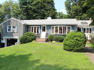 84 Woodstock Rd, North Andover, MA 01845