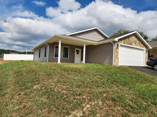 225 Spring Meadow Dr, Wytheville, VA 24382