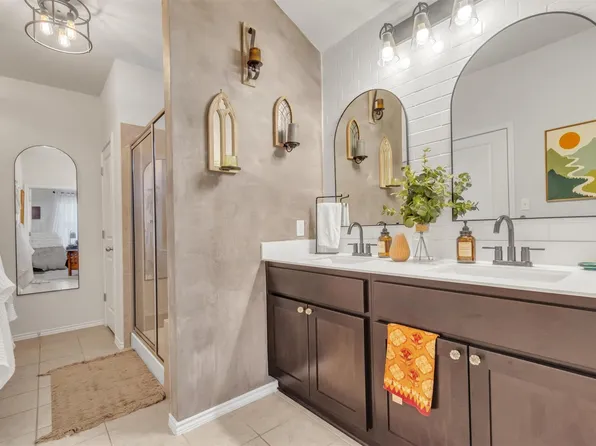 124 Sage Meadows Dr, San Marcos, TX 78666