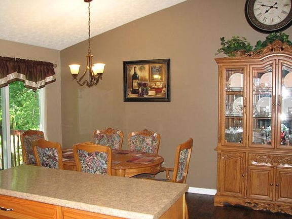 4th image of 4 Cherrywood Ln