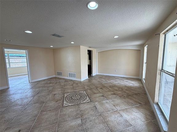 4th image of 3628 Landale Dr