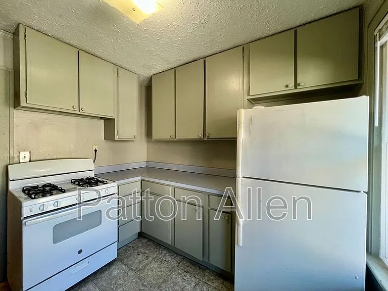 330 Hillside St #2 — Photo 11