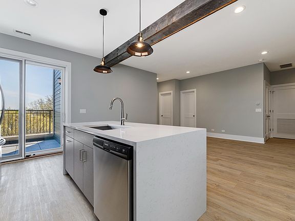 2nd image of 4646 N Damen Ave #201