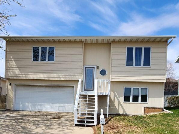 111 Village Dr, Pierre, SD 57501