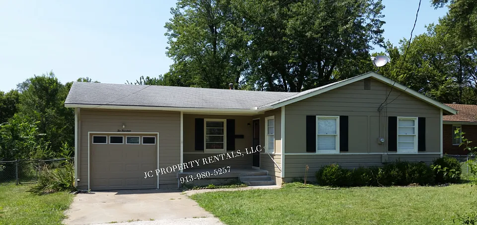 214 N White Dr
