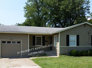 214 N White Dr, Gardner, KS 66030