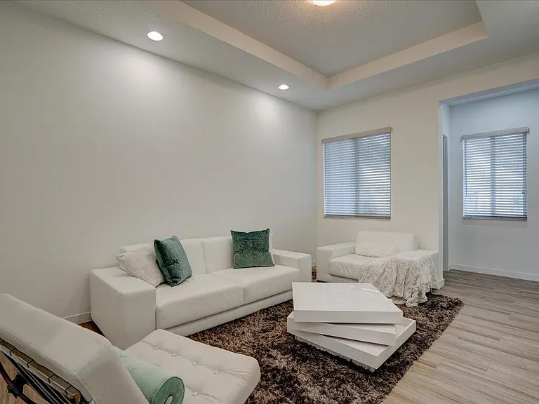 1451 Pioneer Way — Photo 7