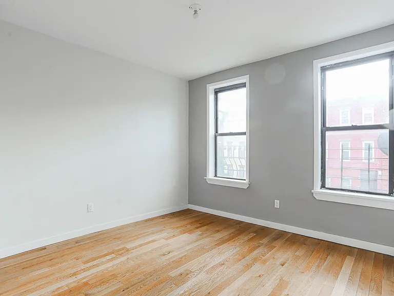 2349 Pacific St #3L — Photo 6