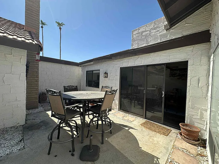 2350 E Miramonte Cir #E — Photo 31
