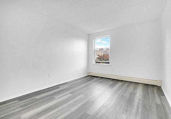 3rd image of 423 E 158th St #3
