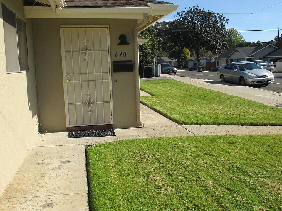 1st image of 690 College Dr
