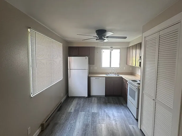 260 Shoshone Ave — Photo 2