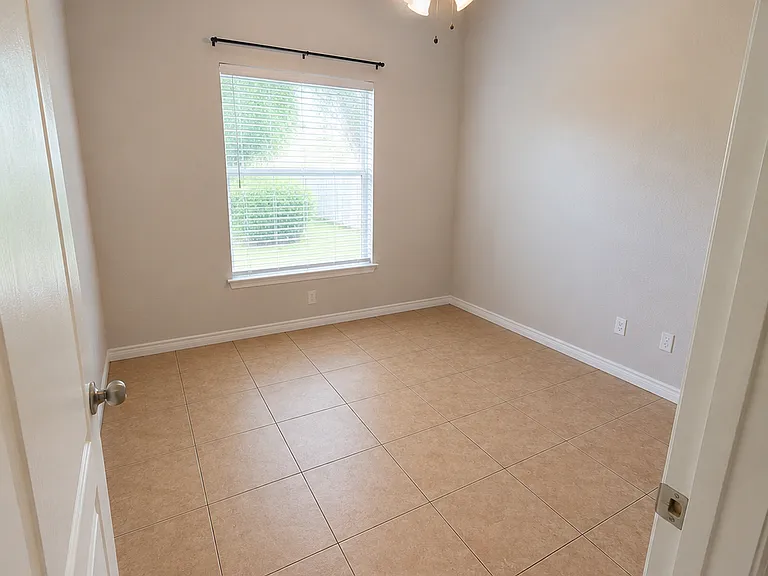 932 Wingate Trl — Photo 5